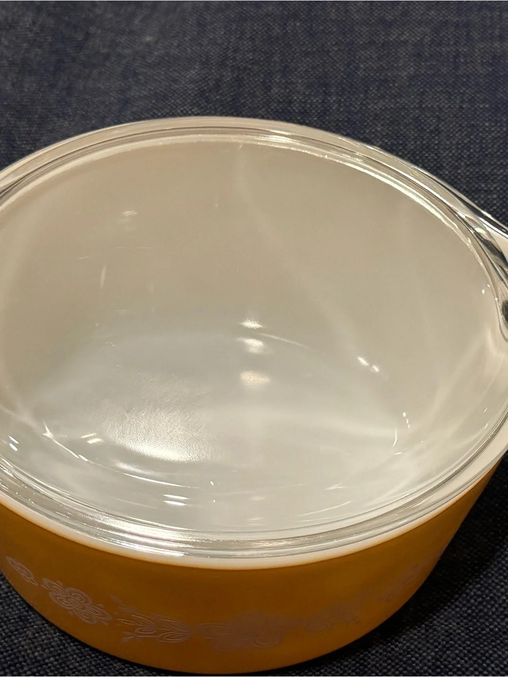 Vintage Pyrex Butterfly Gold 475-B Casserole Dish 2.5 Qt Round with Lid 1970s